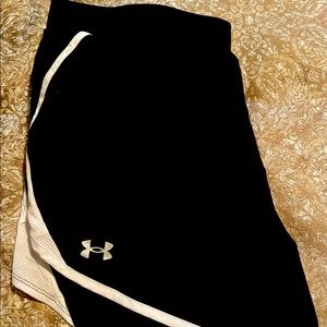 Black with white trim ladies Under Armour shorts. Great condition. Worn once.